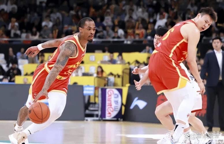 山西74-88广厦三隐忧:外援单打独斗,缺乏组织核心,本土球员难堪重任 山西74-88广厦三隐忧:外援单打独斗,缺乏组织核心,本土球员难堪重任